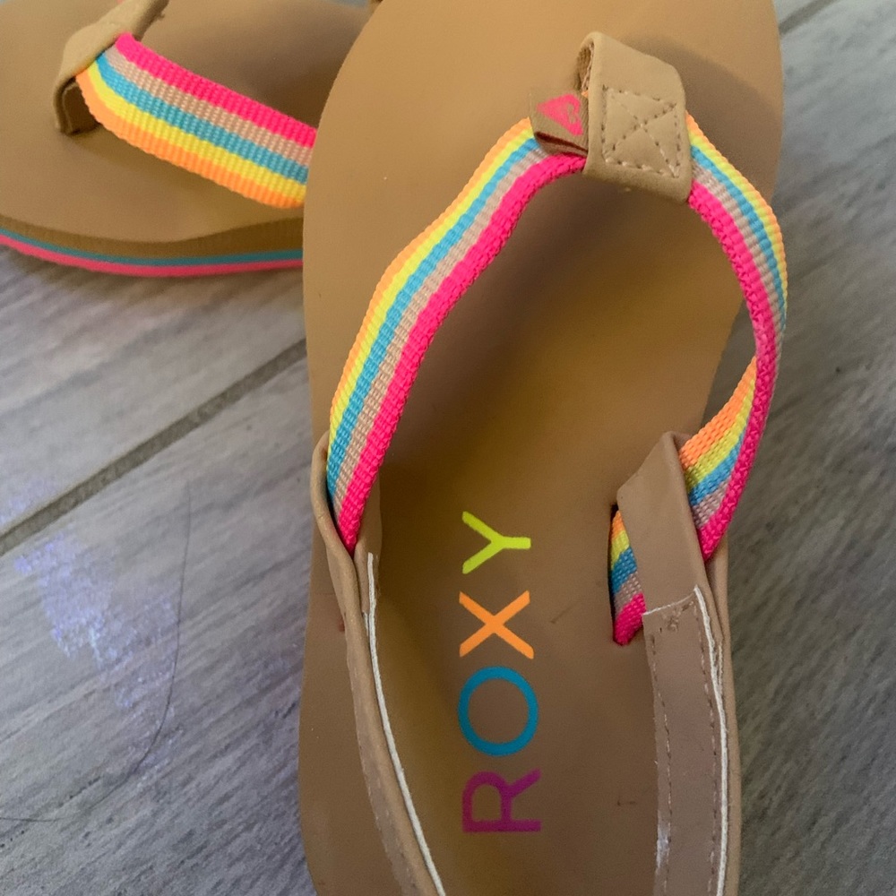 Roxy sandals girls size 8